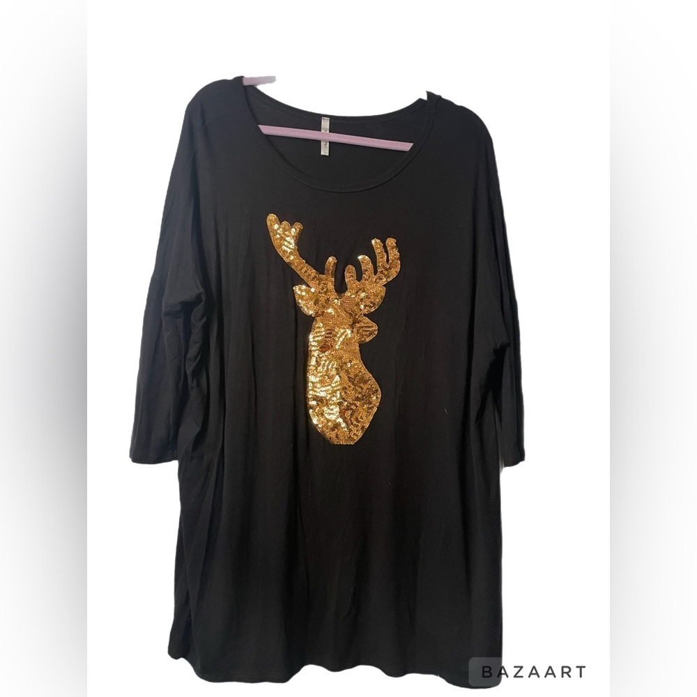Oh deer! An Acting Pro long sleeve tee shirt with gold sequined buck. Size L KK